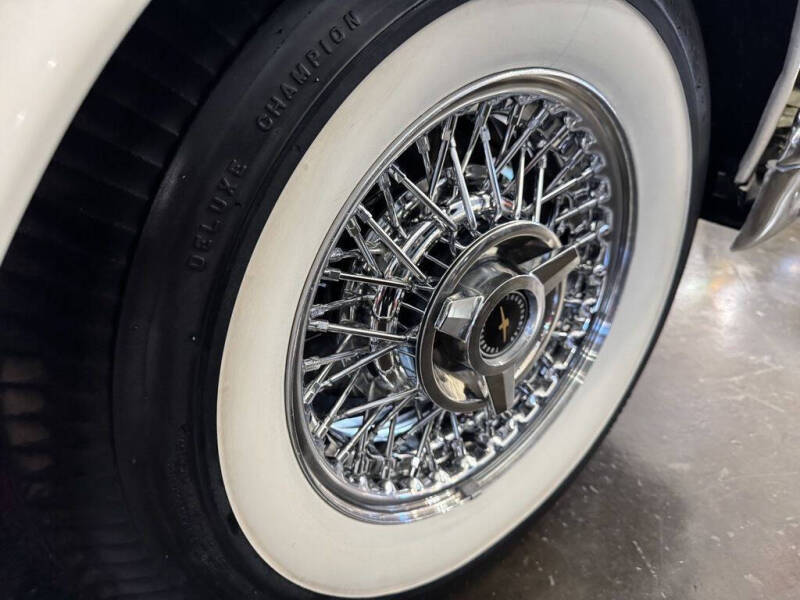 1957 Ford Thunderbird