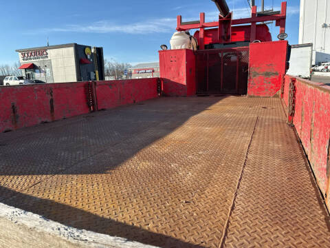 2005 Freightliner M2 106