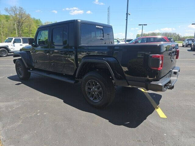 2024 Jeep Gladiator for sale at Metz Auto & Outdoors in Syracuse, IN