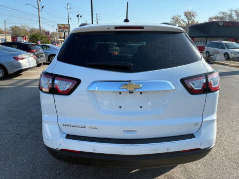 2017 Chevrolet Traverse LT