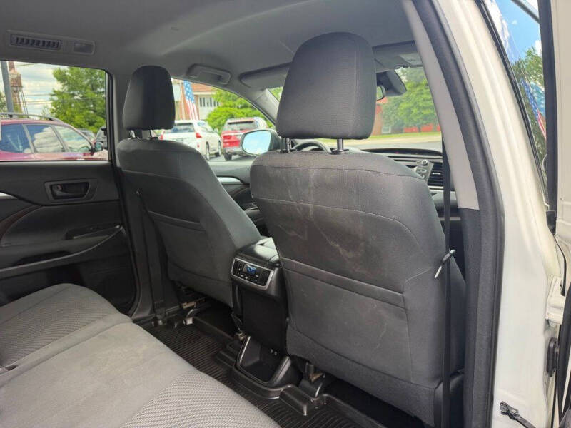 2017 Toyota Highlander LE
