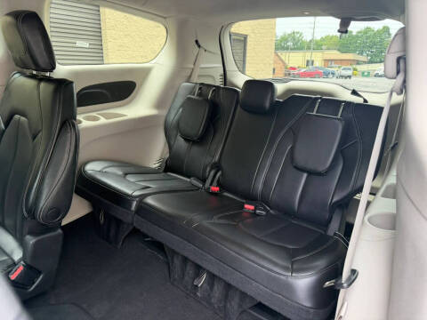 2023 Chrysler Pacifica Touring L
