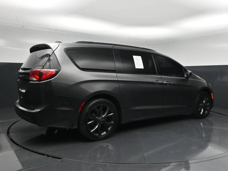 2019 Chrysler Pacifica Touring L Plus