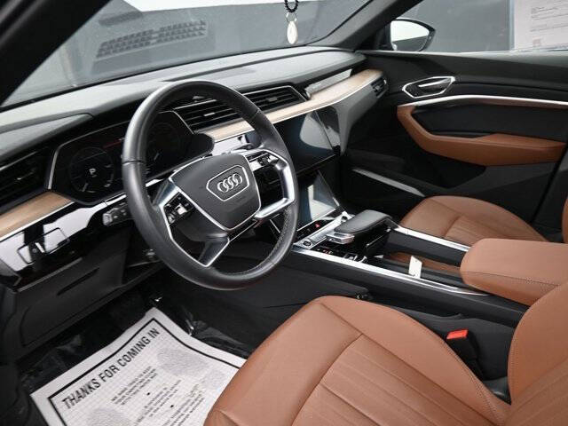 2024 Audi Q8 e-tron quattro Premium Plus