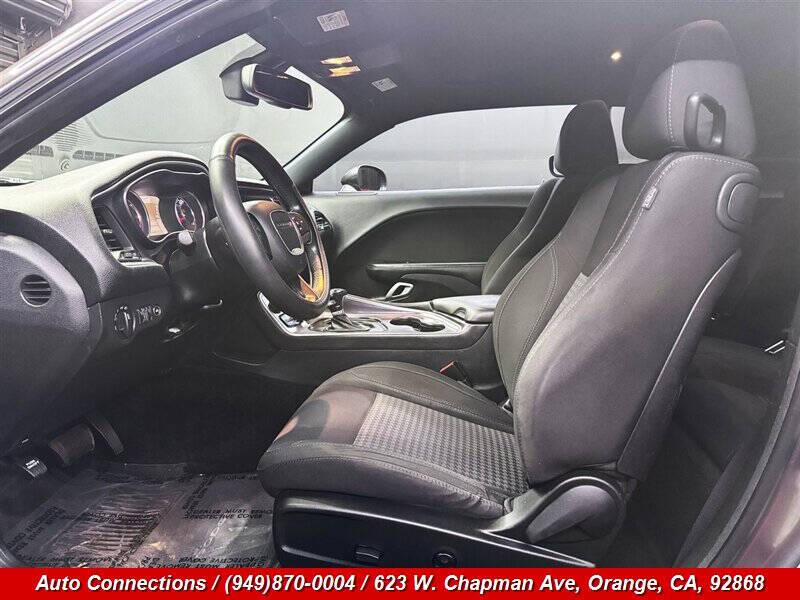 2015 Dodge Challenger SXT