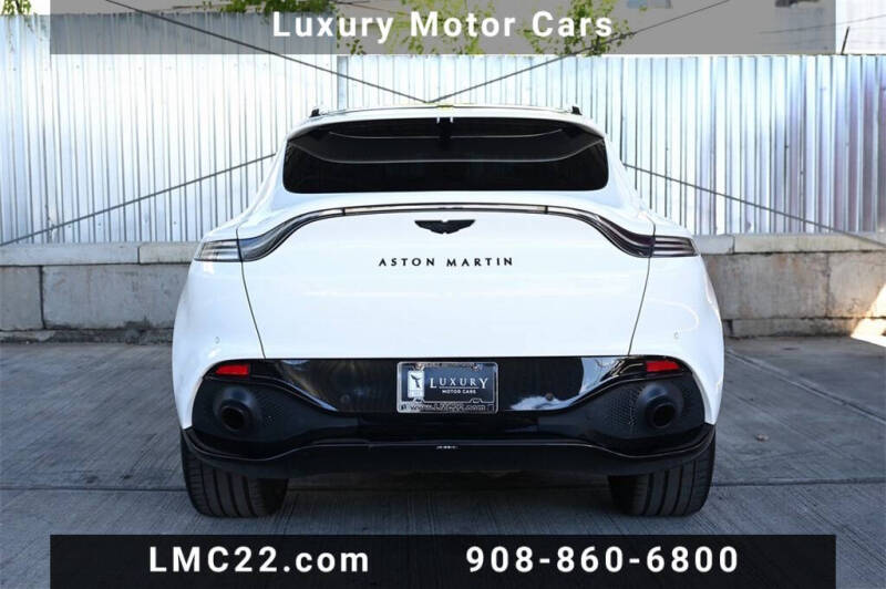 2021 Aston Martin DBX