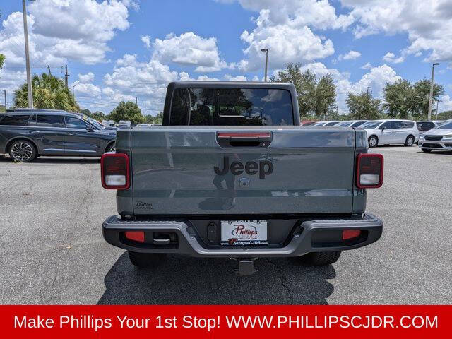 2025 Jeep Gladiator NightHawk