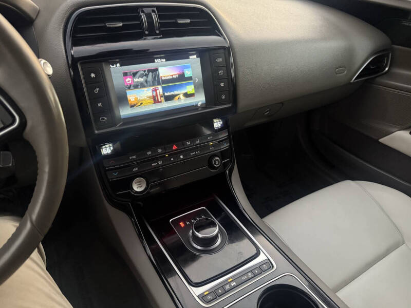 2017 Jaguar XE 25t Premium