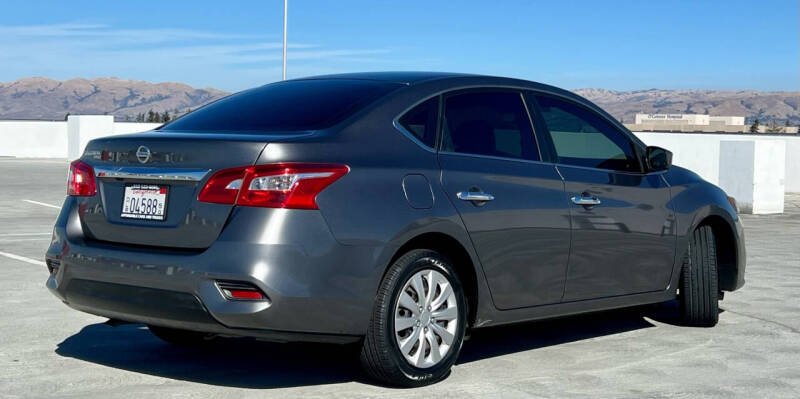 2019 Nissan Sentra null photo 4