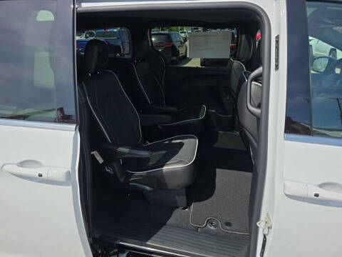 2027 Chrysler Pacifica Limited