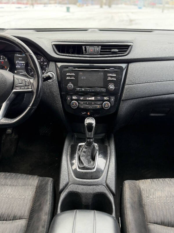 2017 Nissan Rogue SV