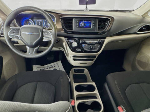 2017 Chrysler Pacifica LX