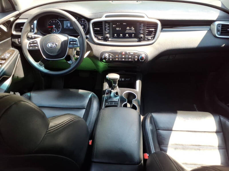 2020 Kia Sorento LX