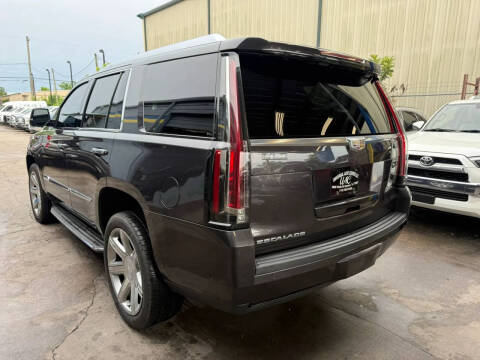 2017 Cadillac Escalade Luxury