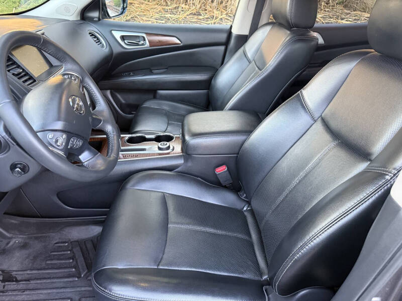 2017 Nissan Pathfinder Platinum