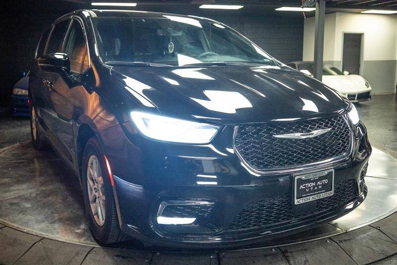 2025 Chrysler Pacifica Select