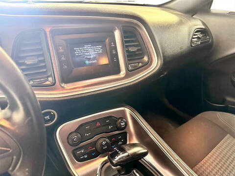 2015 Dodge Challenger SXT