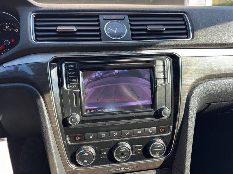 2016 Volkswagen Passat 1.8T SE