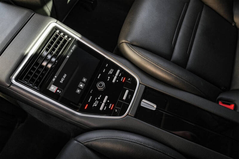 2018 Porsche Panamera