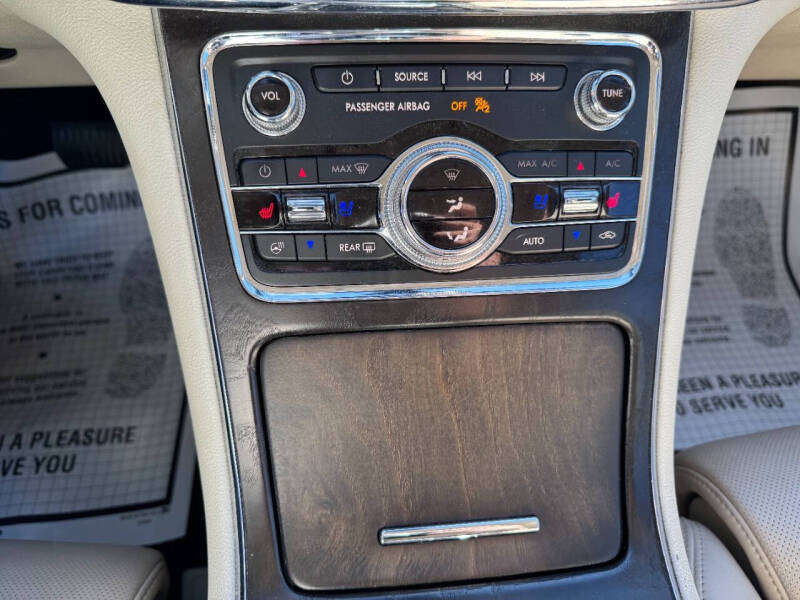 2017 Lincoln Continental Reserve