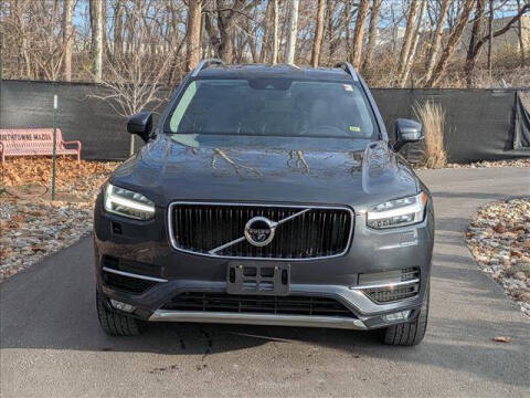 2016 Volvo XC90 T6 Momentum