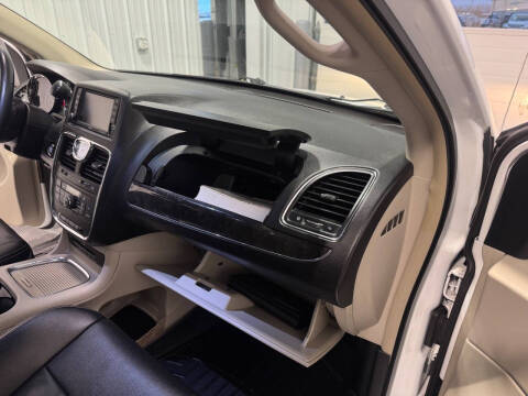 2015 Chrysler Town and Country Touring-L