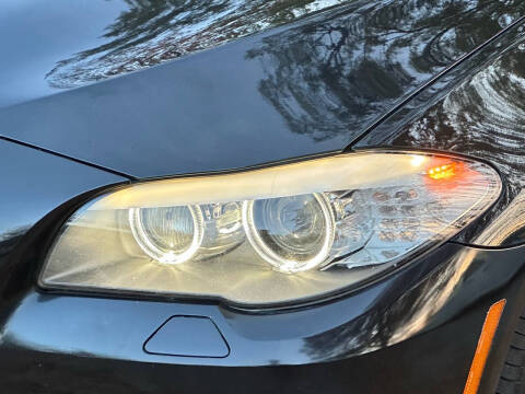 2011 BMW 5 Series 550i xDrive