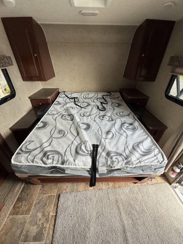 2016 Forest River 2504S