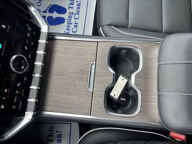 2025 GMC Acadia Denali