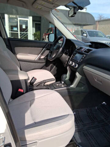 2016 Subaru Forester 2.5i