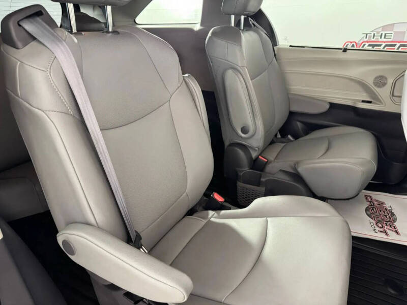 2021 Toyota Sienna XLE 7-Passenger