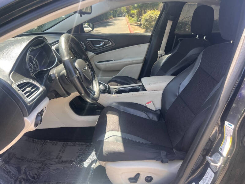2015 Chrysler 200 Limited