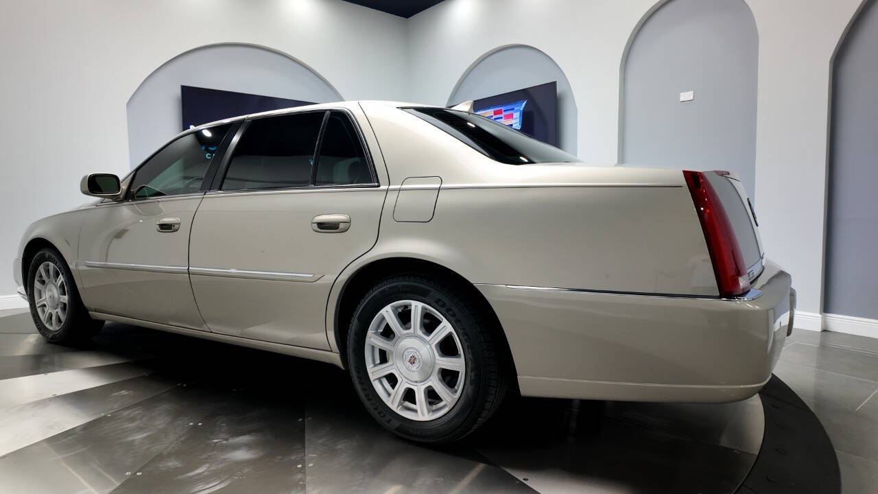 2009 Cadillac DTS 22