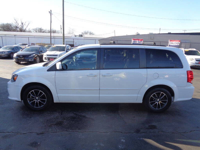 2017 Dodge Grand Caravan for sale at Cars Unlimited Inc in Lebanon TN