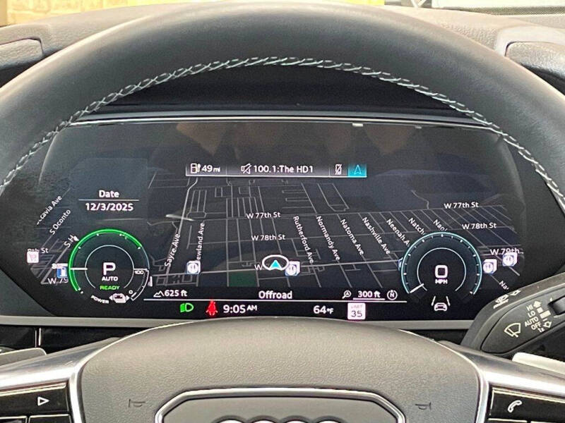 2022 Audi e-tron quattro Premium Plus