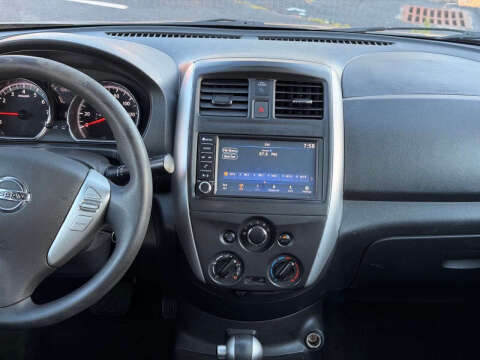 2019 Nissan Versa