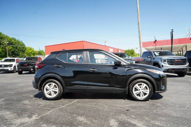 2022 Nissan Kicks S