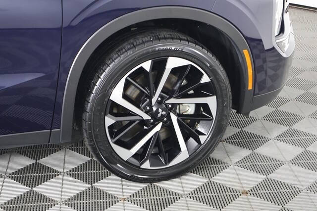 2023 Mitsubishi Outlander SE