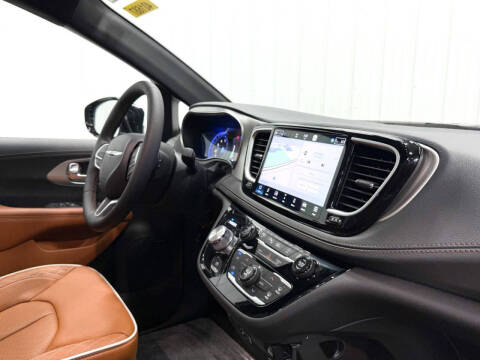 2025 Chrysler Pacifica Pinnacle