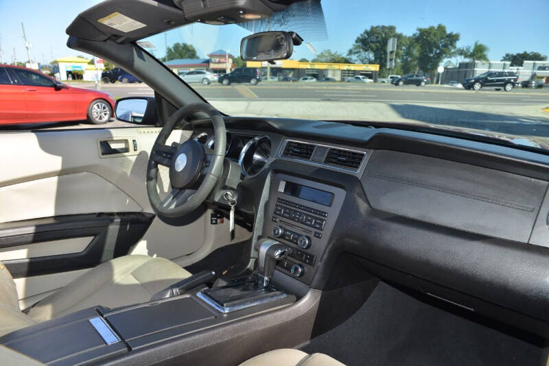 2010 Ford Mustang V6 Premium