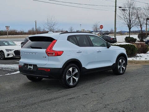 2026 Volvo XC40 B5 Plus