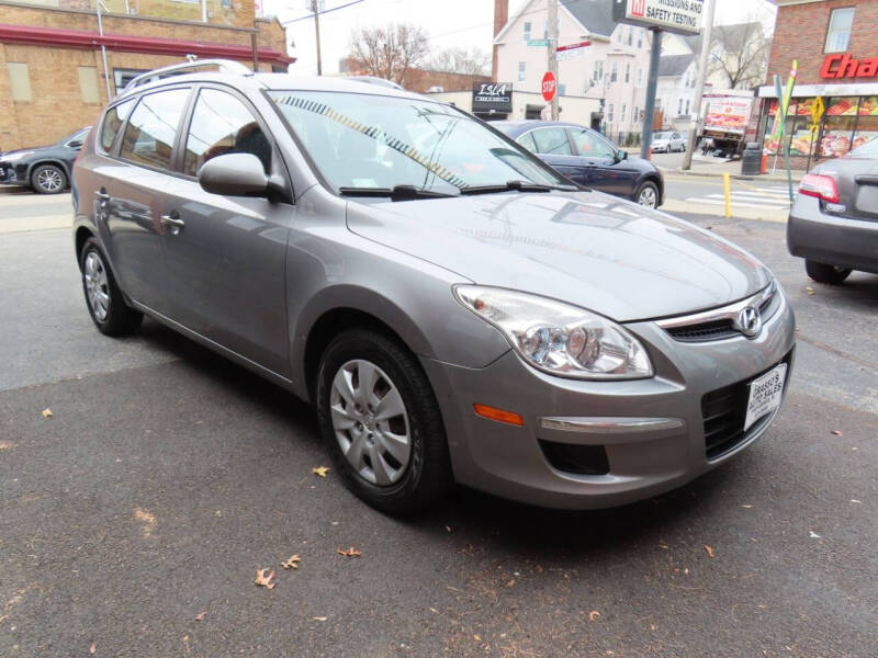 2011 Hyundai Elantra Touring SE photo 2