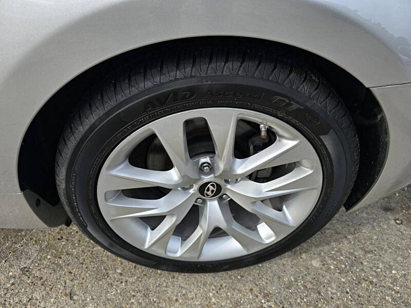 2013 Hyundai Genesis Coupe 2.0T Premium