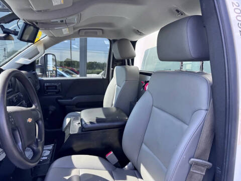 2015 Chevrolet Silverado 3500HD CC