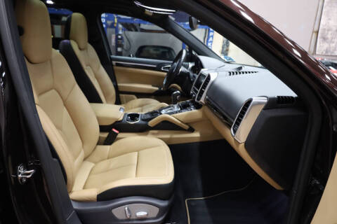 2014 Porsche Cayenne Platinum