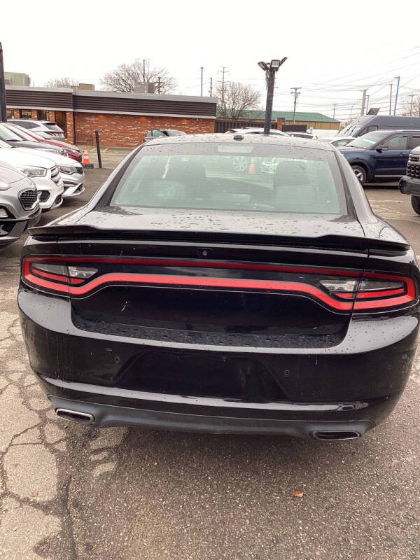 2017 Dodge Charger null photo 23