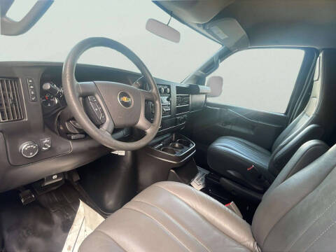 2017 Chevrolet Express 2500