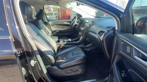 2020 Ford Edge Titanium