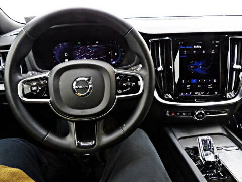 2024 Volvo S60 B5 Plus Black Edition