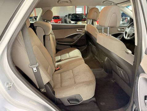 2017 Hyundai Santa Fe SE